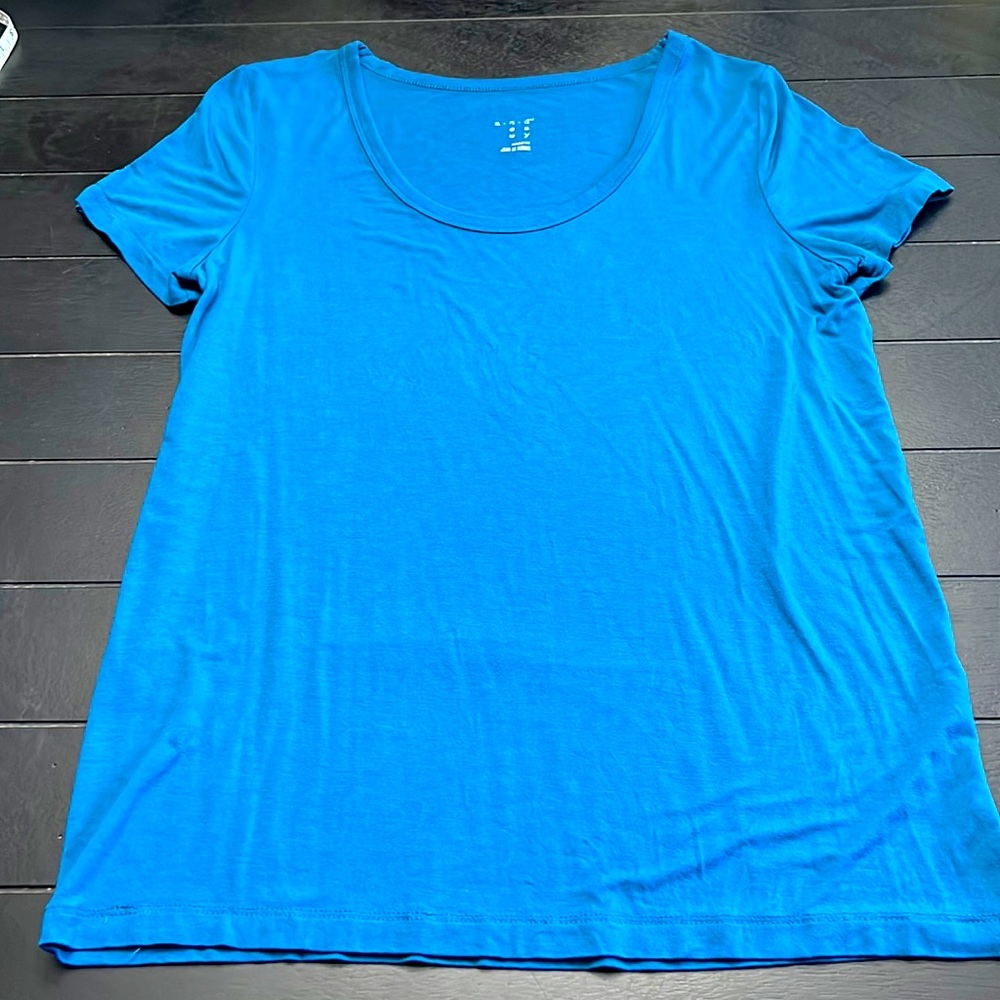 ❤️A New Day U-Neck shirt-Super Soft, this material washes, travels & wears great